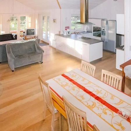 4 Bedroom Nice In Aabenraa Loddenhoj