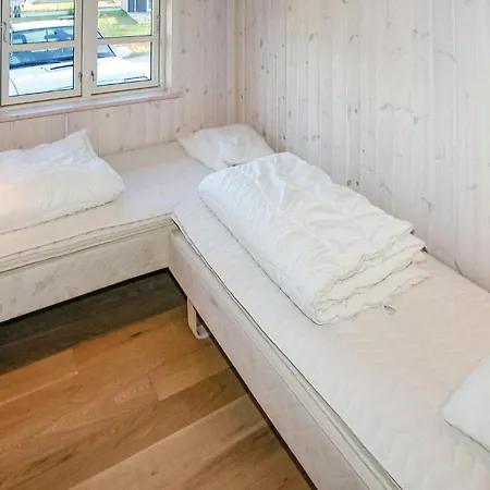 4 Bedroom Nice In Aabenraa Holiday home *