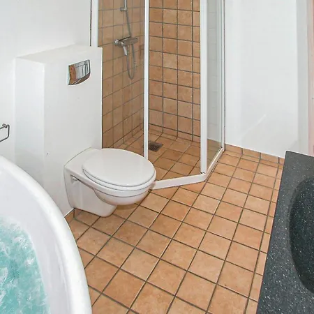 4 Bedroom Nice In Aabenraa Loddenhoj